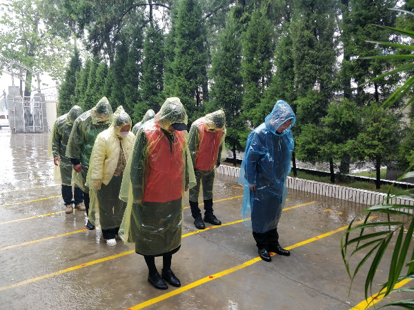 清明时节雨纷纷    缅怀先烈祭忠魂