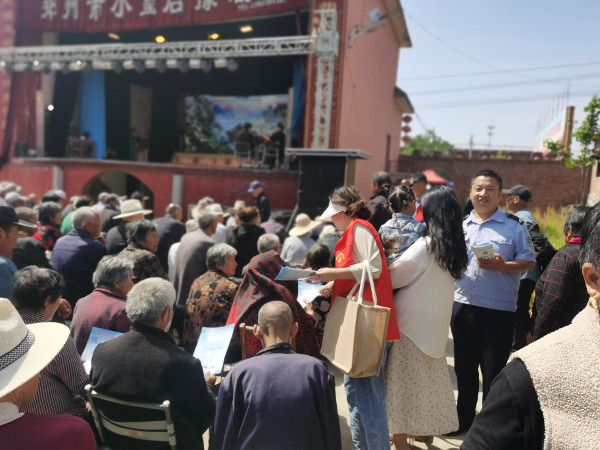 延津县胙城乡利用农村“庙会” 开展科普宣传活动