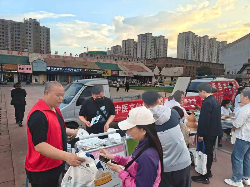 辉县中医夜市11.png