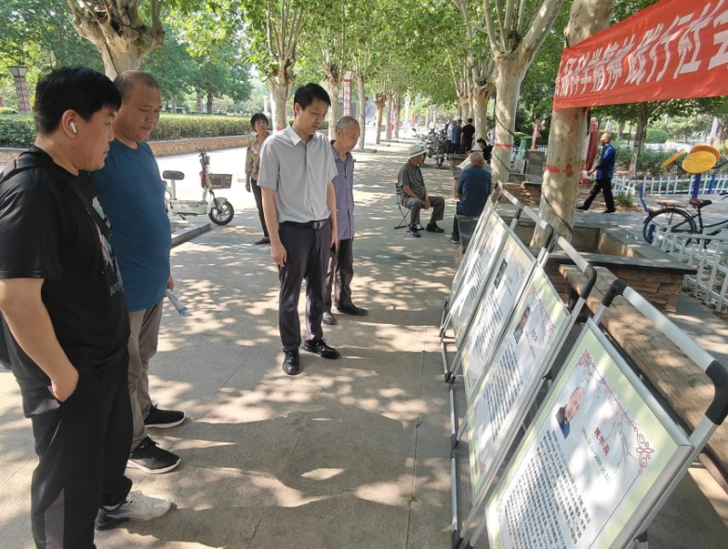 辉县开展弘扬科学家精神暨急救知识科普宣传活动11.png